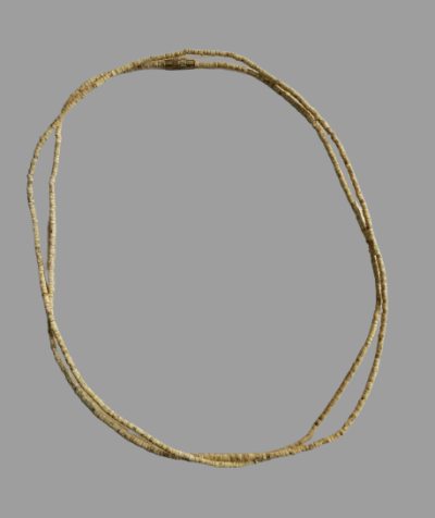 The Tulsi mala/Tulsi kanthi mala, worn around the neck, holds significance for spiritual and physical healing.