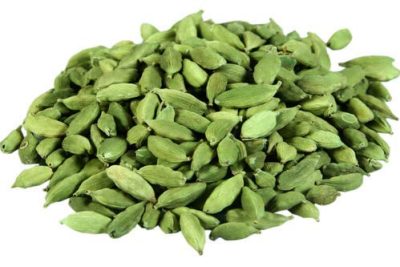 Green Cardamom (Choti Elaichi) also referred to as green cardamom, stands as a beloved spice in Indian cuisine