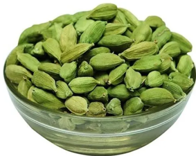 Green Cardamom (Choti Elaichi) also referred to as green cardamom, stands as a beloved spice in Indian cuisine