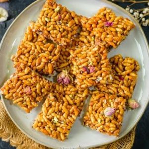 Homemade village Puffed Rice Cake with Organic Jaggery / Healthy & Fresh Pure Natural Jaggery Puffed Rice Cake | Murmurala Chikki | Mamra Chikki | Sweet kurmura cake